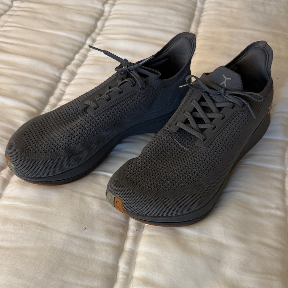 Flux Sneakers